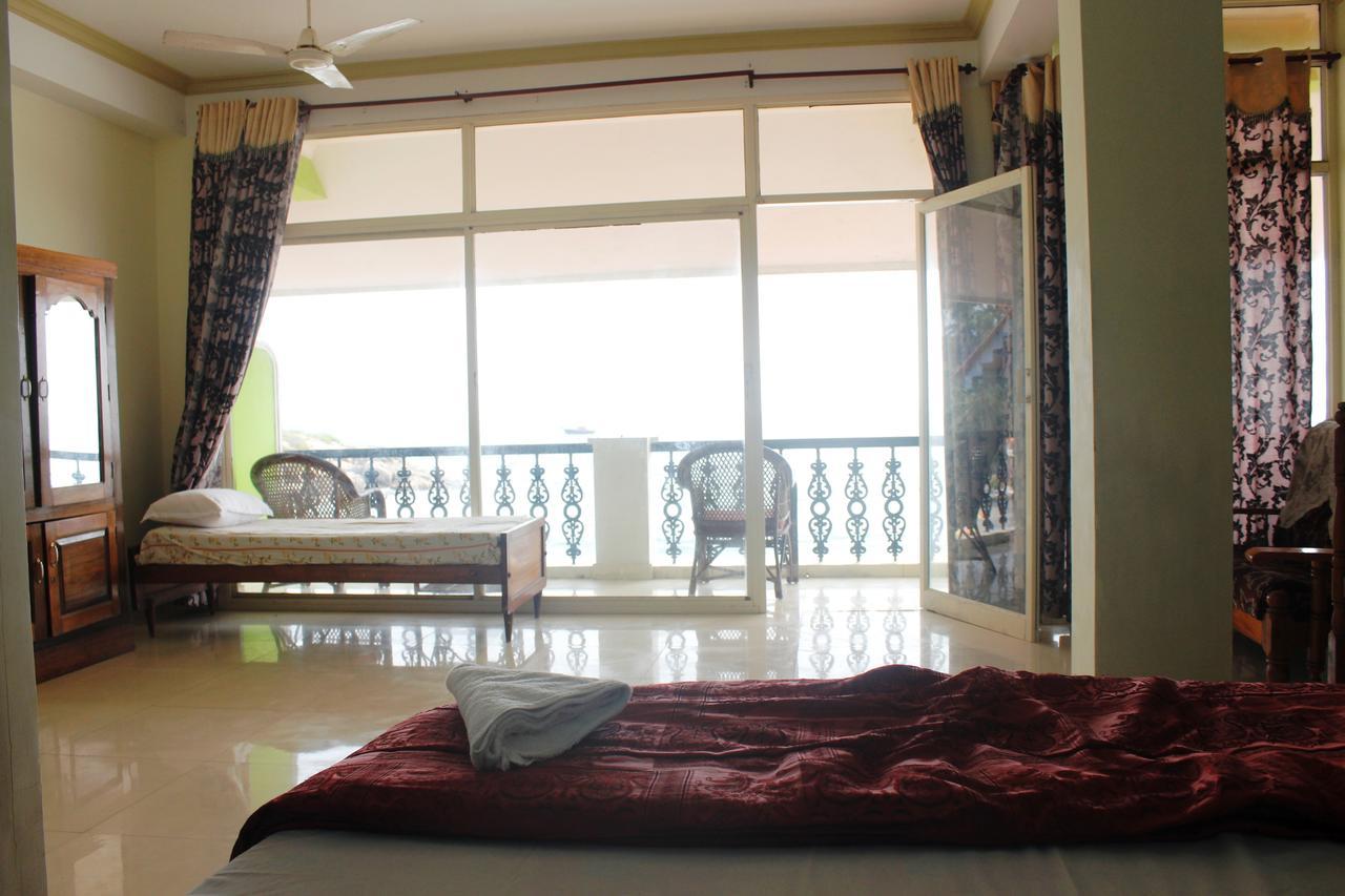 Adam Beach Resort Kovalam Exteriör bild
